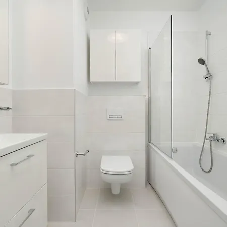 Apartment Stylish With Balcony Near Market By Renters Wroclaw