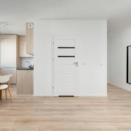Stylish With Balcony Near Market By Renters Lejlighed